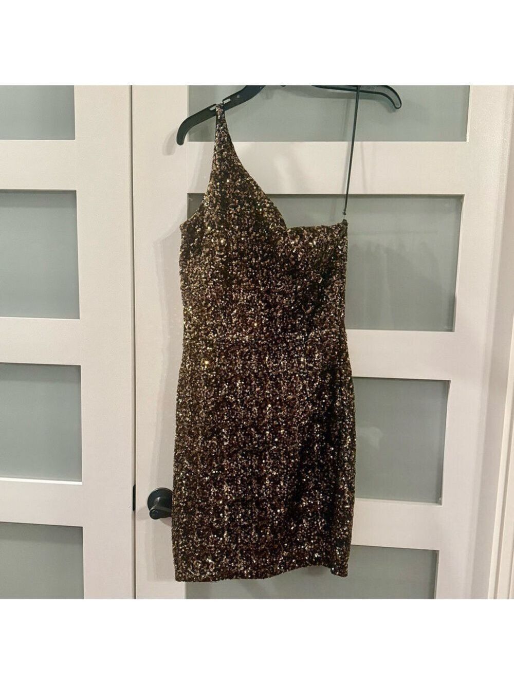 DRESS THE POPULATION Sequin One-Shoulder Dress